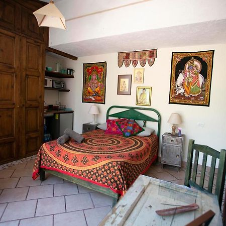 Majikal B&B - Krishna Чолула Екстериор снимка